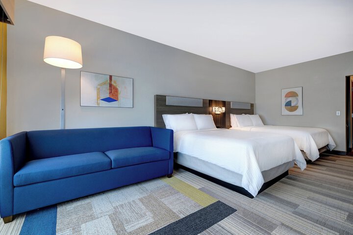 Holiday Inn Express & Suites Glendale Downtown by IHG