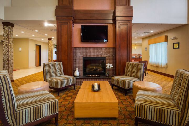 Best Western Plus Finger Lakes Inn & Suites