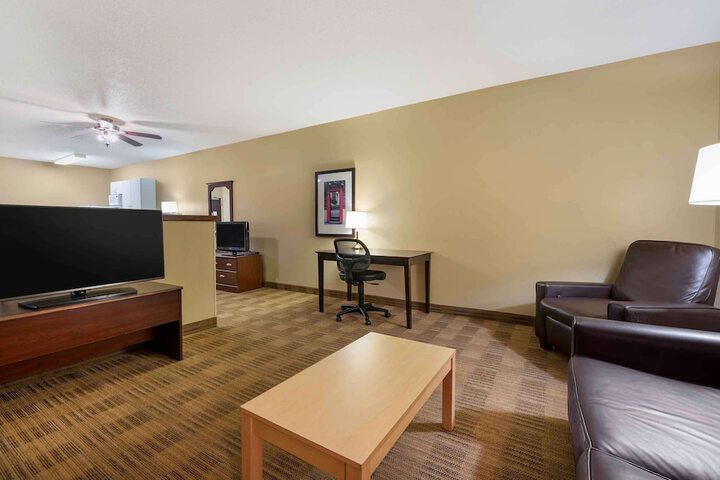 Room 25 of 29