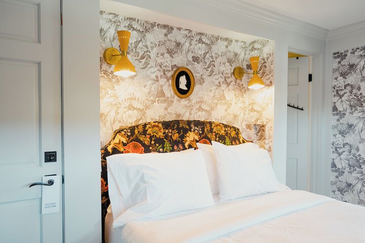 Room 18 of 23