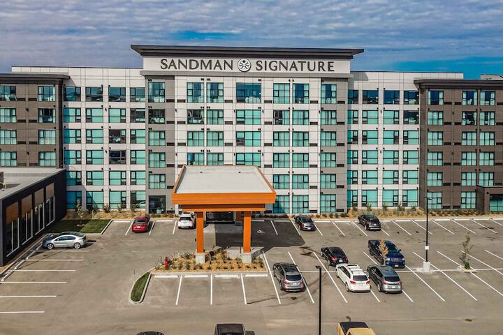 Hotel 5 of 67