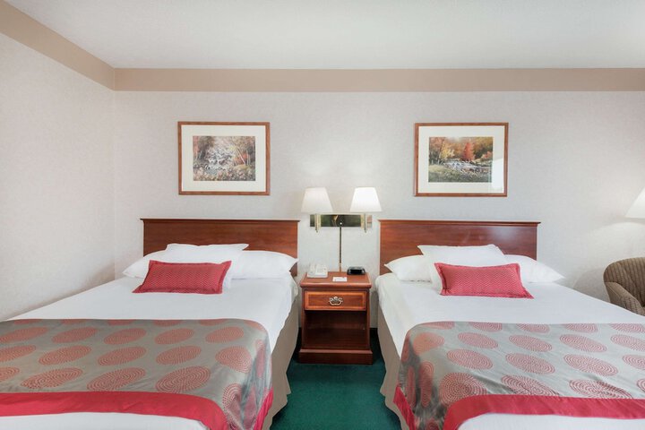 Room 13 of 28