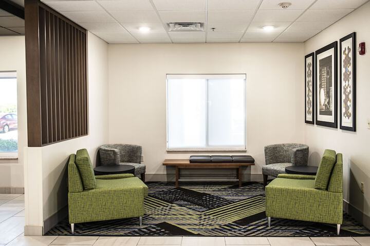 Holiday Inn Express & Suites Sedalia by IHG