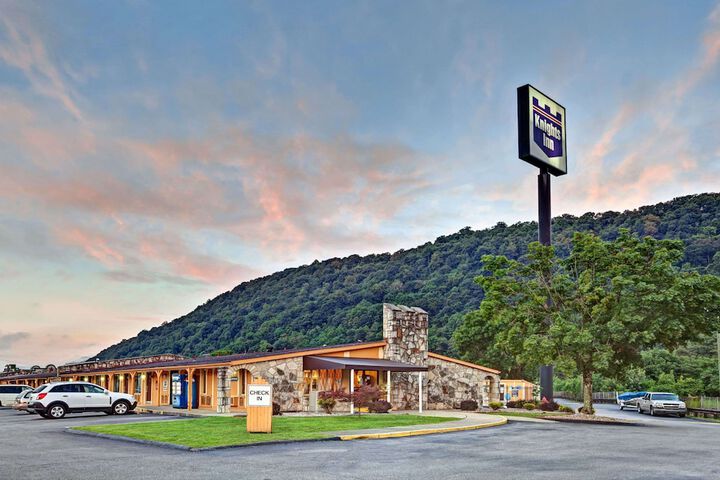 Hotel 4 of 12