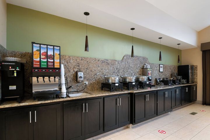 Comfort Inn & Suites