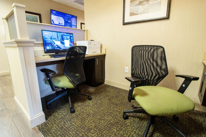 Business Center 61 of 61