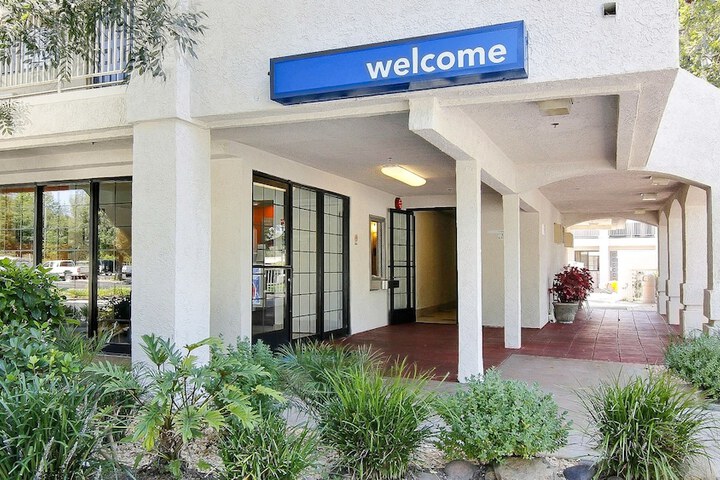 Motel 6 Thousand Oaks CA