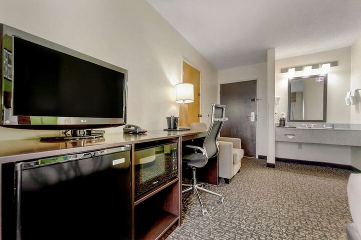Room 16 of 37