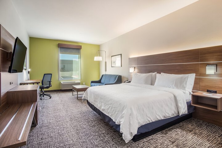 Room 25 of 46