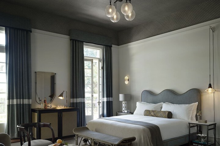 Room 8 of 34