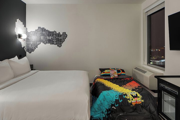 Room 18 of 43