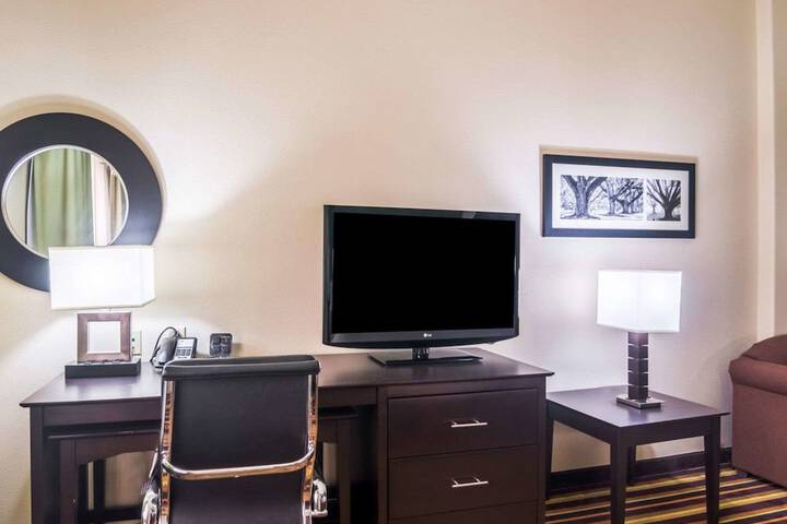 Room 28 of 47