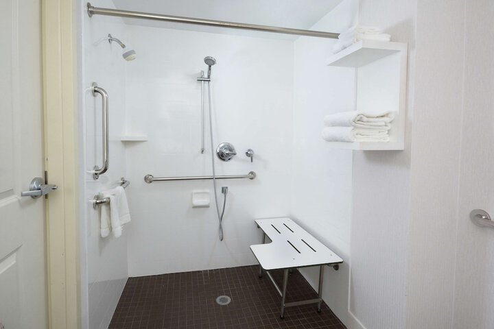 Room 12 of 41
