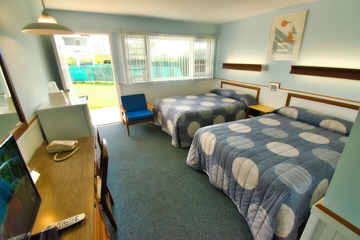 Room 5 of 9