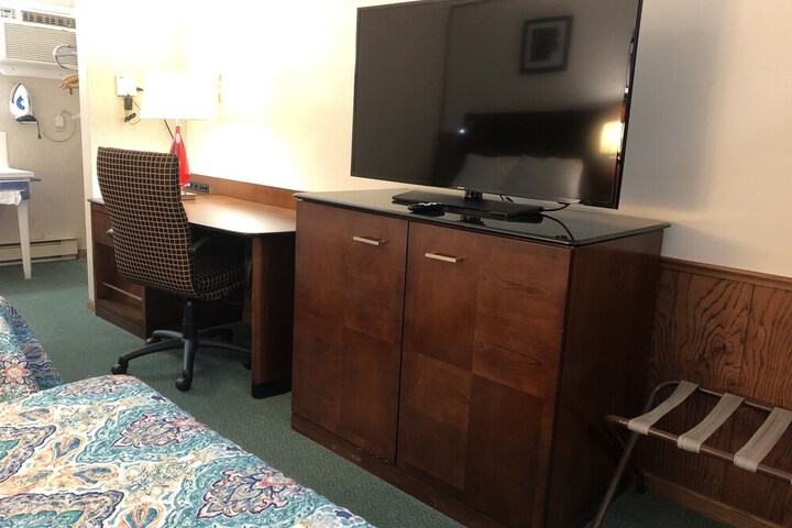Room 25 of 43