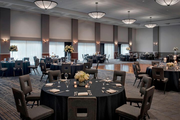 Ballroom/Hall 37 of 50