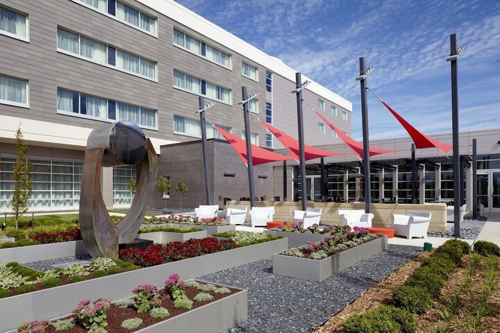 Hotel Exterior 57 of 60