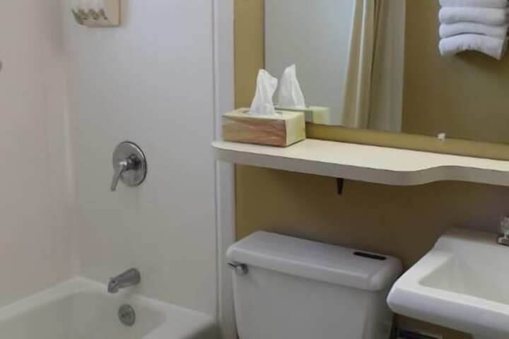 Room 52 of 60
