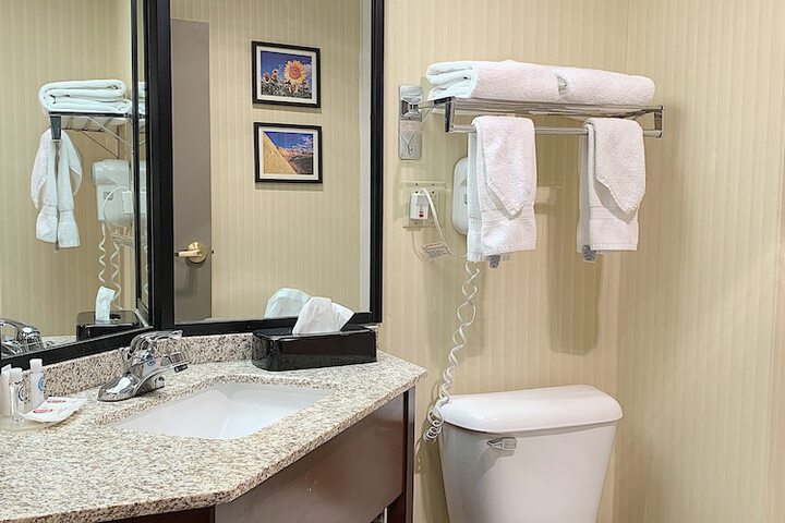 Comfort Inn & Suites Warsaw near US-30