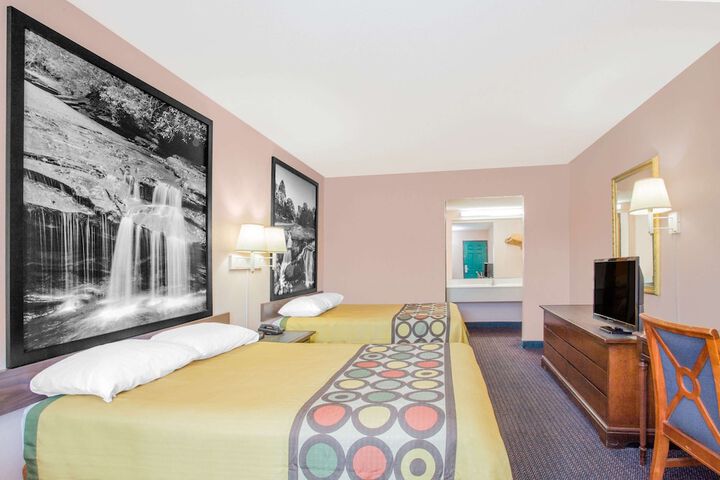 Room 15 of 23