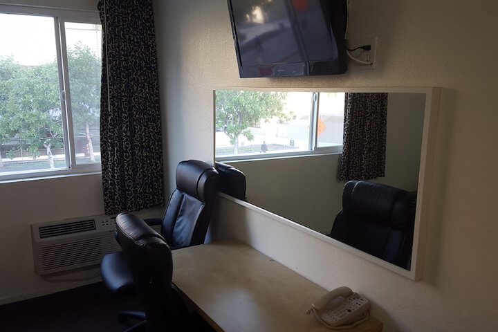 Room 28 of 37