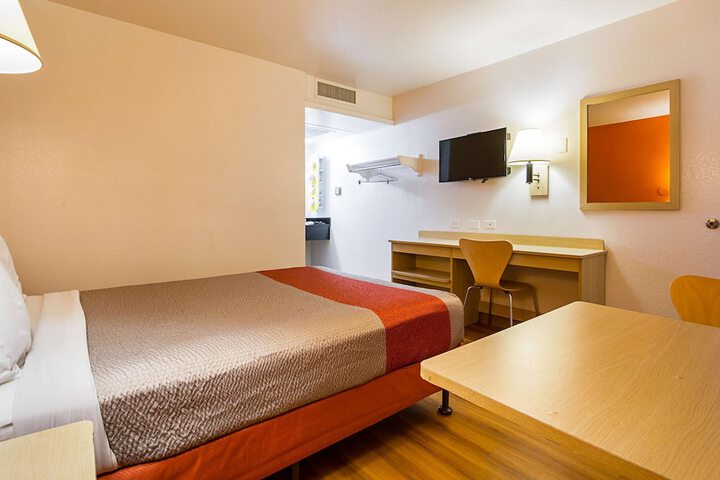 Room 21 of 29
