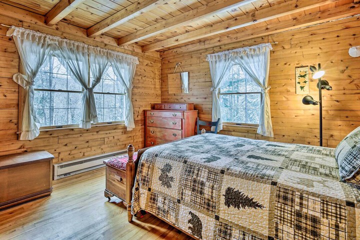 Andover Cabin Retreat w / Hot Tub & Fireplace!
