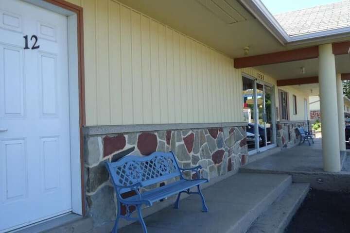 Hotel 4 of 67