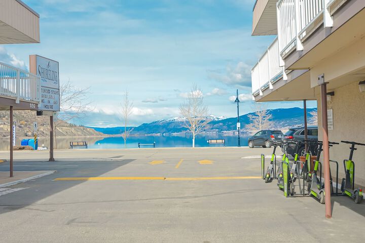 Shoreline Resort