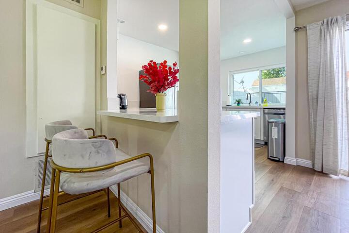 Sweet 2 bd for monthly stay! 20 mi to Disney