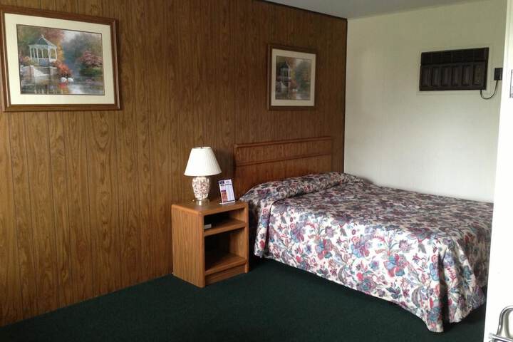 Room 12 of 24