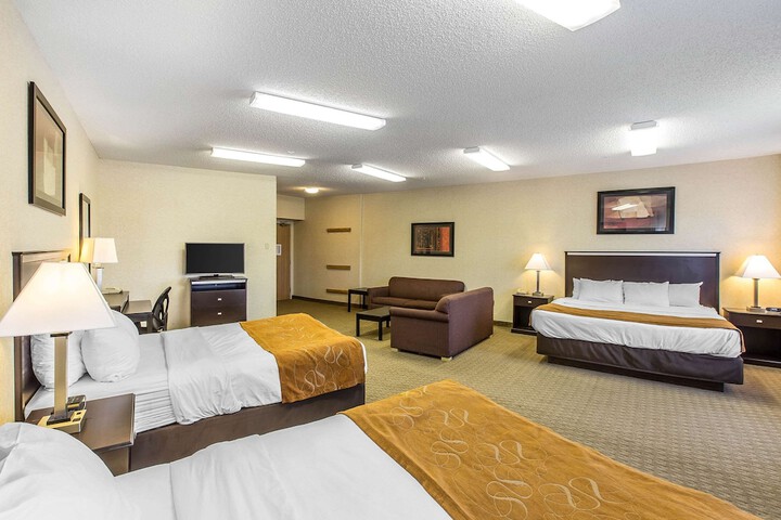 Room 10 of 25