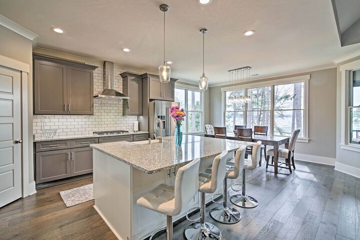 Lake Keowee Home With Balcony & Boat Dock!