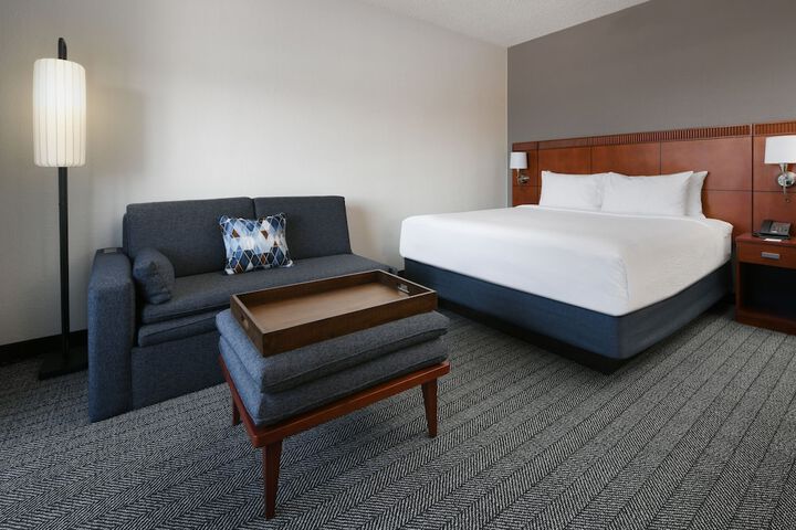 Room 21 of 33