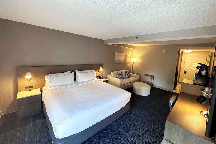 Room 11 of 21