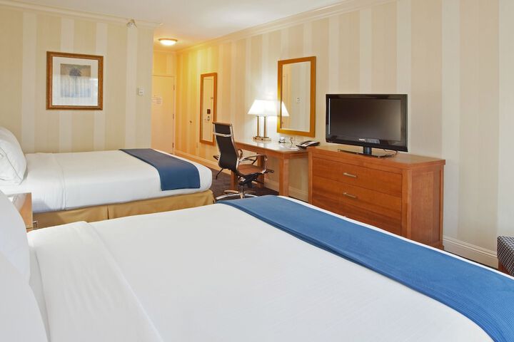 Room 17 of 42