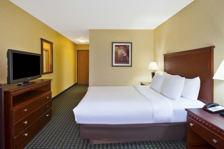 Room 18 of 23