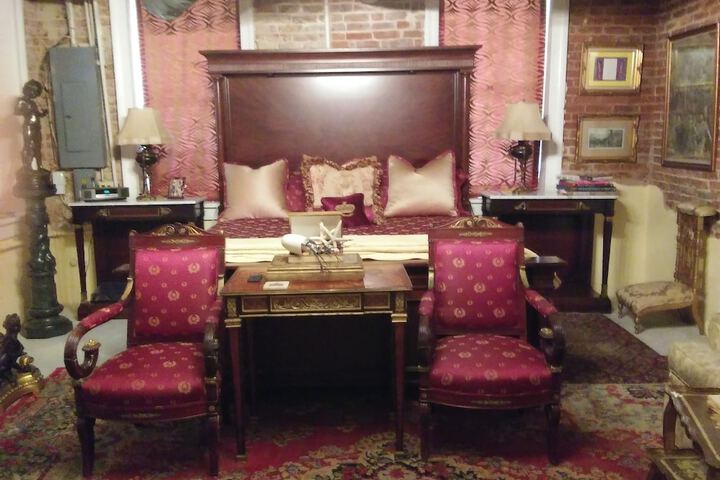 Room 10 of 32