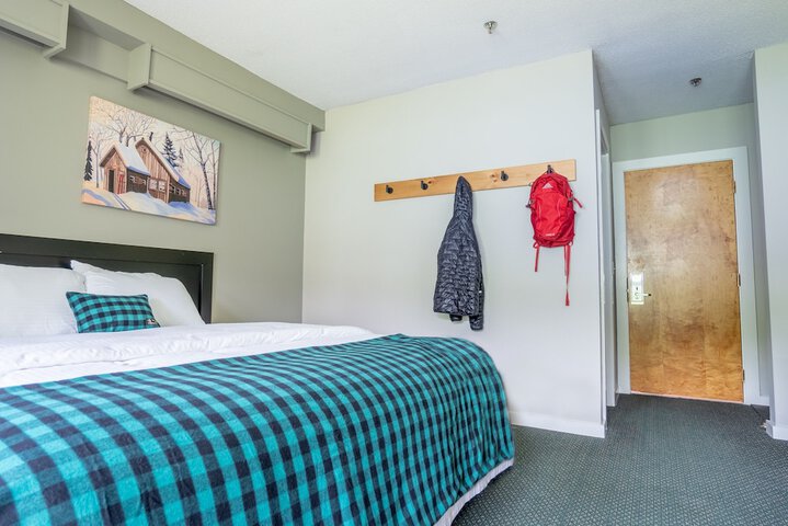 Room 8 of 37