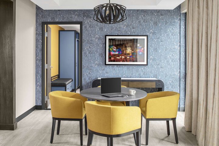 Room 10 of 40