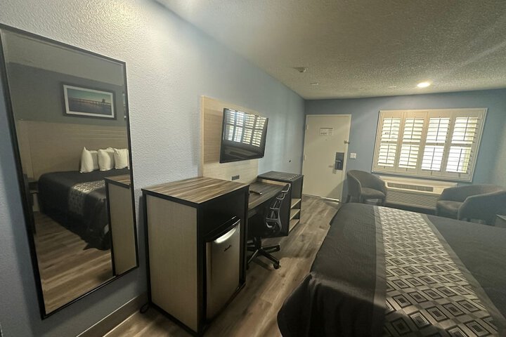 Room 14 of 37
