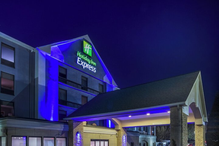 Holiday Inn Express Atlanta West - Theme Park Area by IHG
