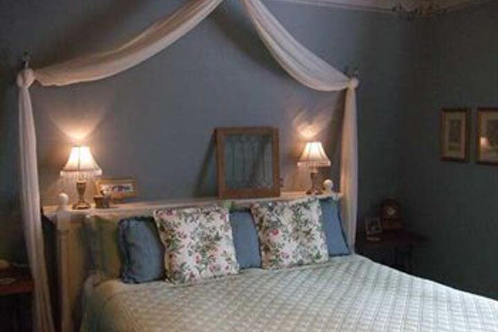 The Iron Gate Inn