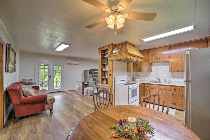 Walk to Lake: Historic Disney Home