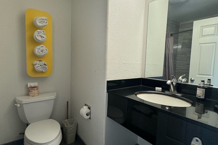 Room 12 of 43