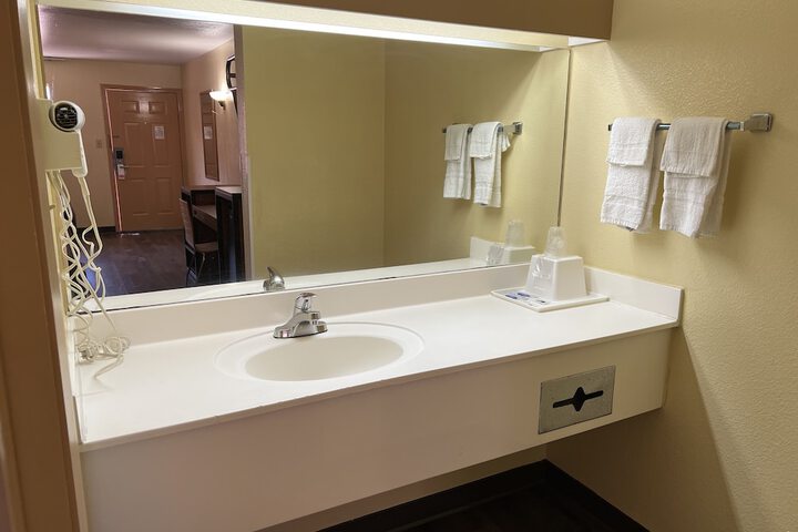 Room 12 of 19