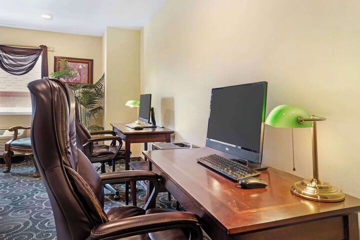 Business Center 38 of 38