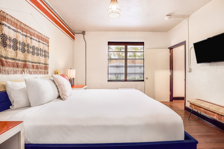 Room 45 of 61