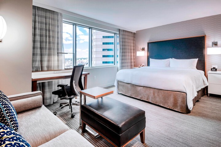 Room 10 of 30