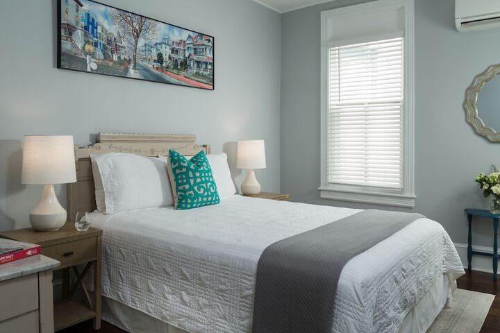 Room 11 of 26